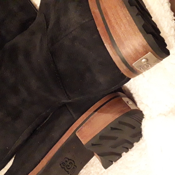 Ugg Boots - Picture 3 of 7
